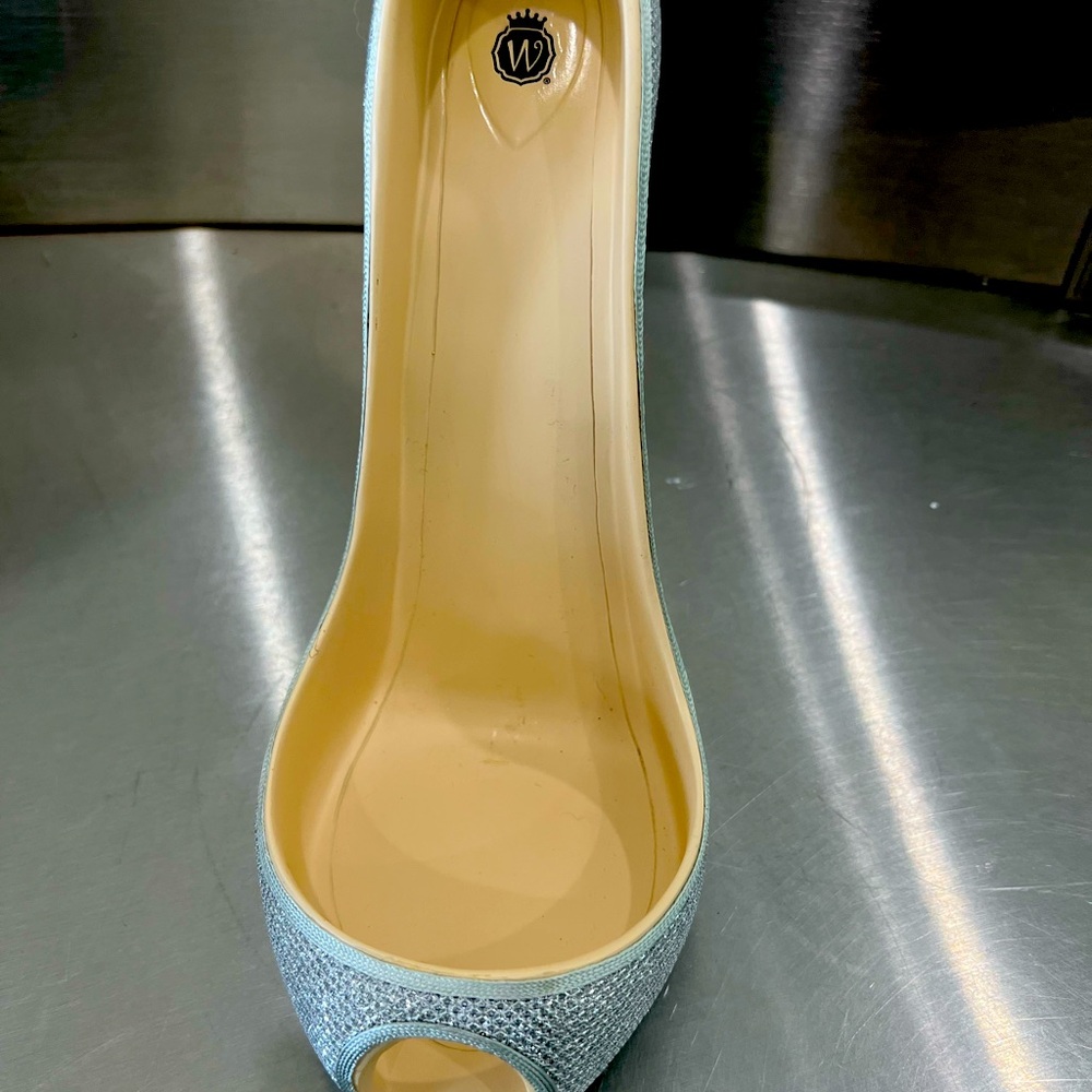 Wine bottle holder
